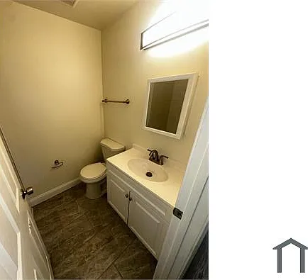 221 20th St NE #2 — Photo 12