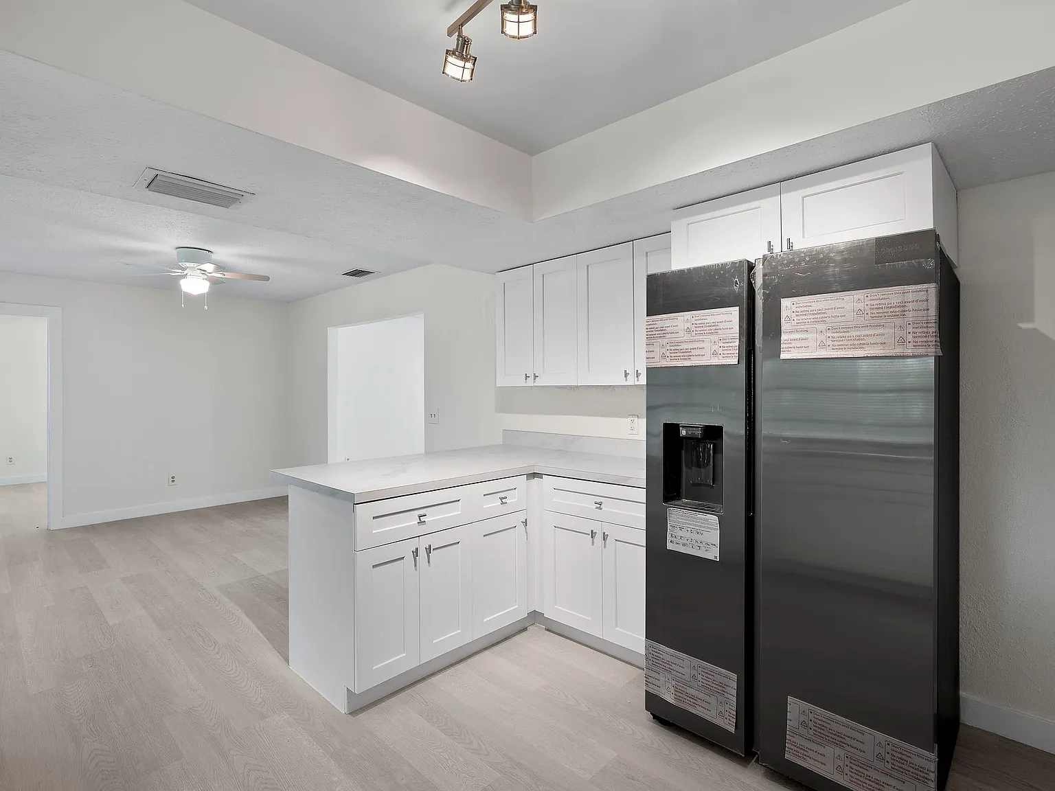 2 bed, 1460 sqft, $1,999 — Photo 4