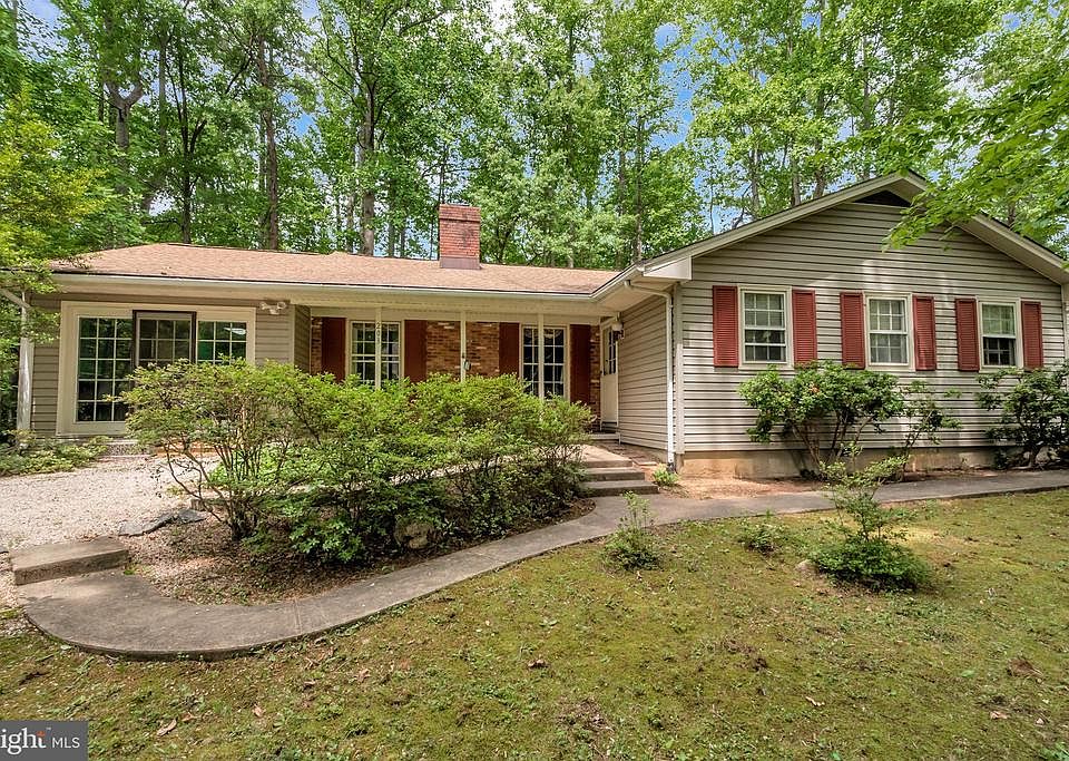 203 Musket Lane sits on two LOW lots