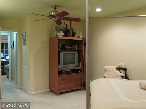 3rd image of 5784 Crownleigh Ct