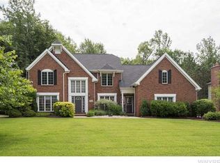 8362 Black Walnut Dr, East Amherst, NY 14051