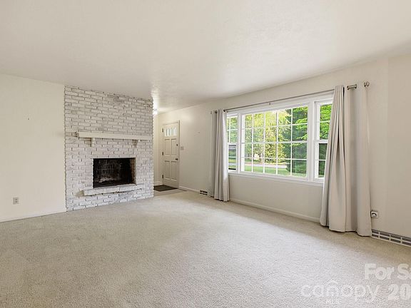 5th image of 22 Carjen Ave