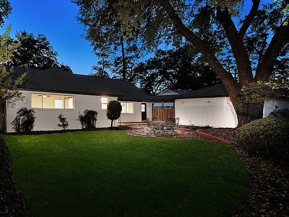 3rd image of 19410 Craigchester Ln