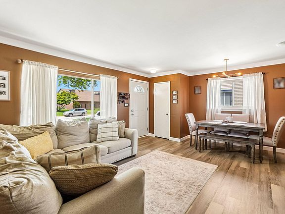 5th image of 15071 Cameron St