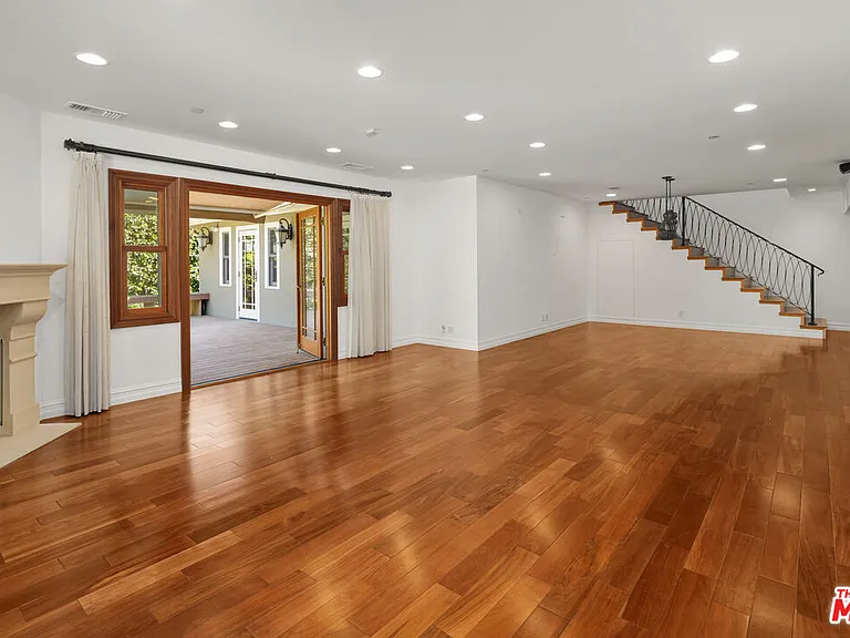 512 N Linden Dr — Photo 5