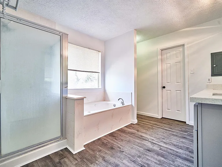 11011 Landsbury Ct — Photo 22