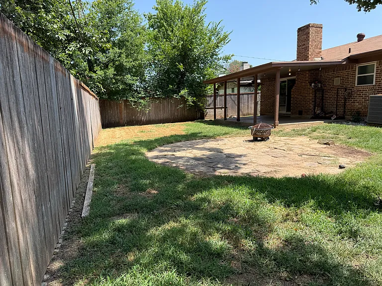 2704 Mintwood Pl — Photo 10