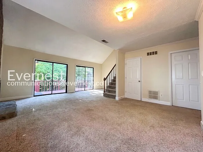 1174 Ridgecrest Ln SE — Photo 7