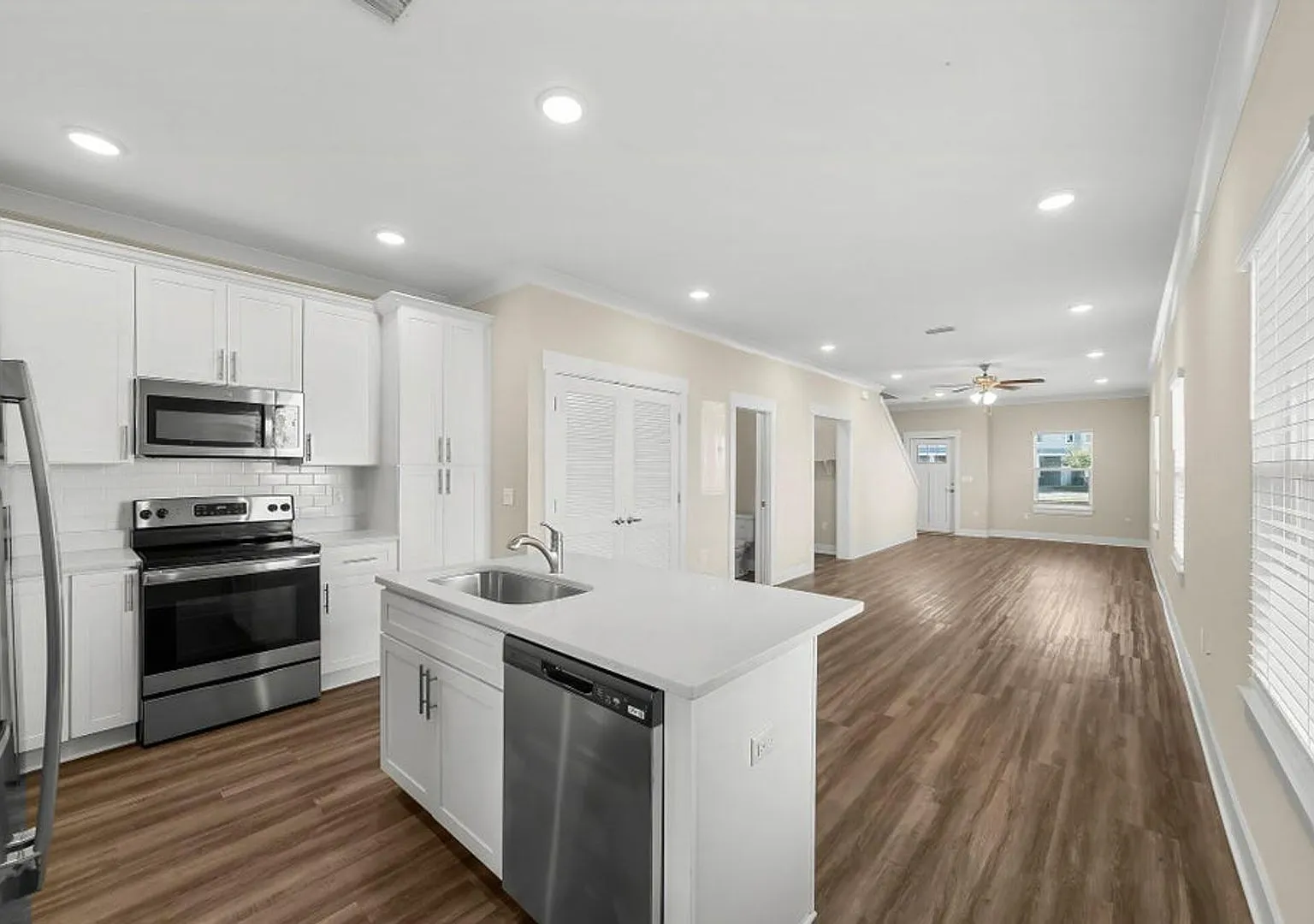 Sand Palm Rd N 356 - Horizon — Photo 2
