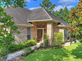 38 Lake Windsor Cir, Conroe, TX 77384