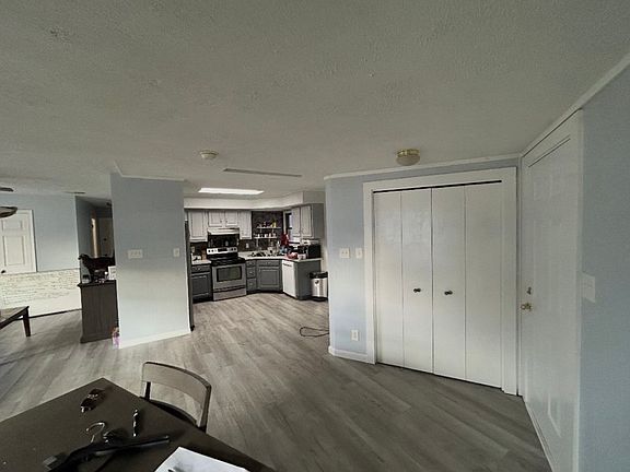 4th image of 4 Rockland Dr