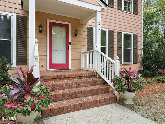 4th image of 212 Woodhaven Road