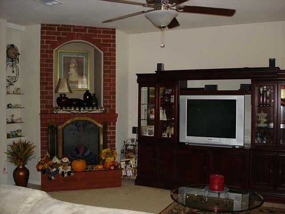 4th image of 2213 Barnett Dr