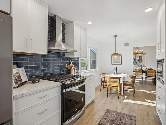 2nd image of 411 Beach Ave