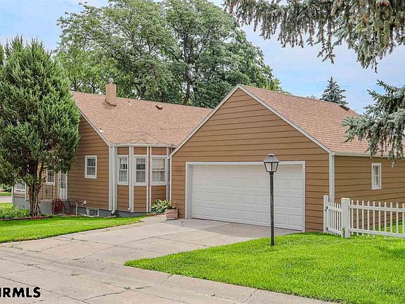 3rd image of 1024 Niobrara Ave