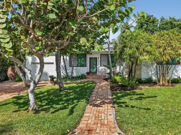 215 N Seacrest Circle, Delray Beach, FL 33444
