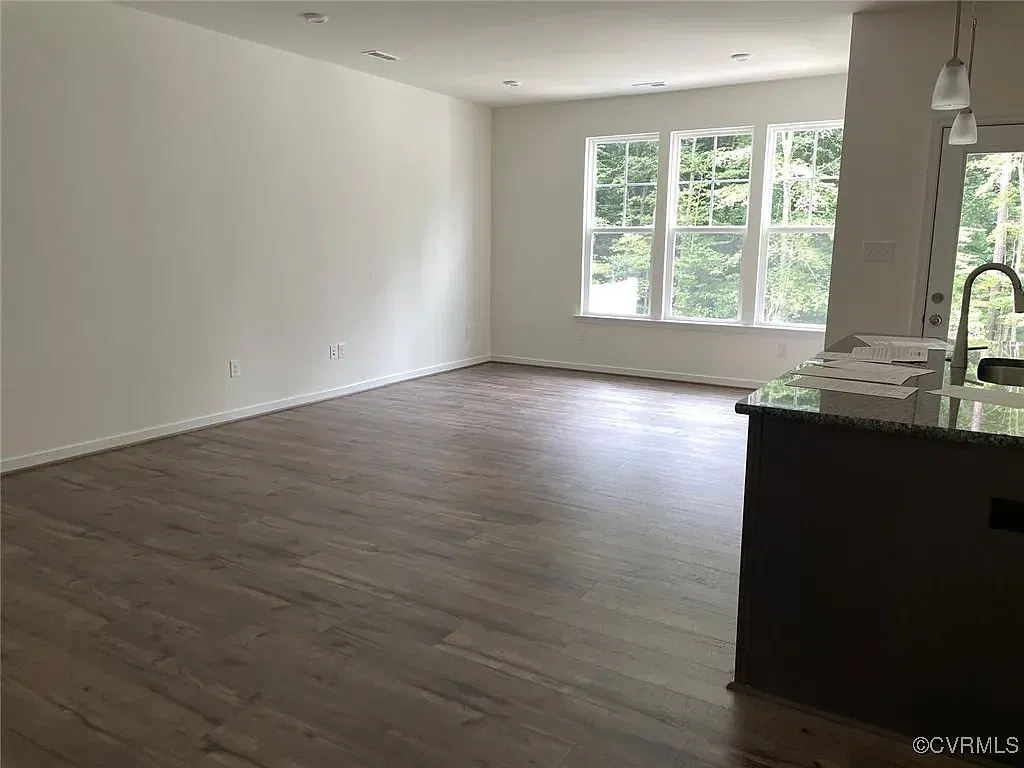 3 bed, 1667 sqft, $2,800 — Photo 4