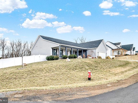 2nd image of 428 Moonstone Dr