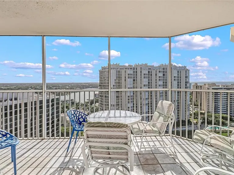 4041 Gulf Shore Blvd N #4 — Photo 34