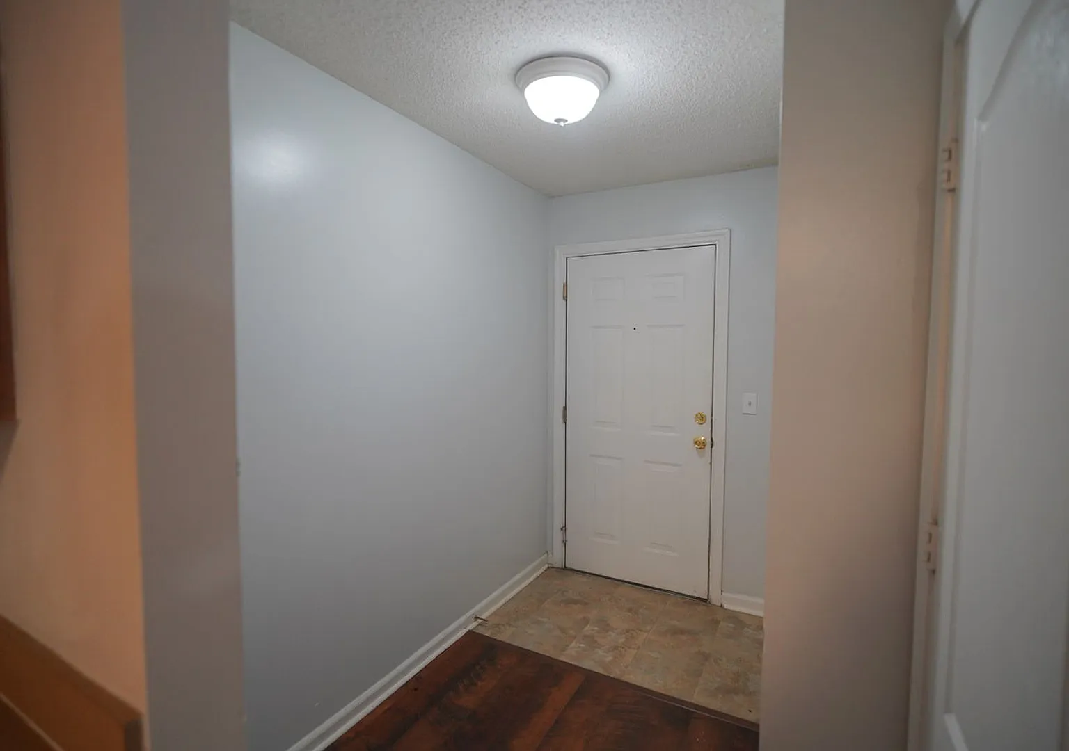 3 Bed / 3 Bath Condo in Gated Community! — Photo 4