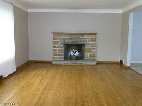 4th image of 140 Village Blvd