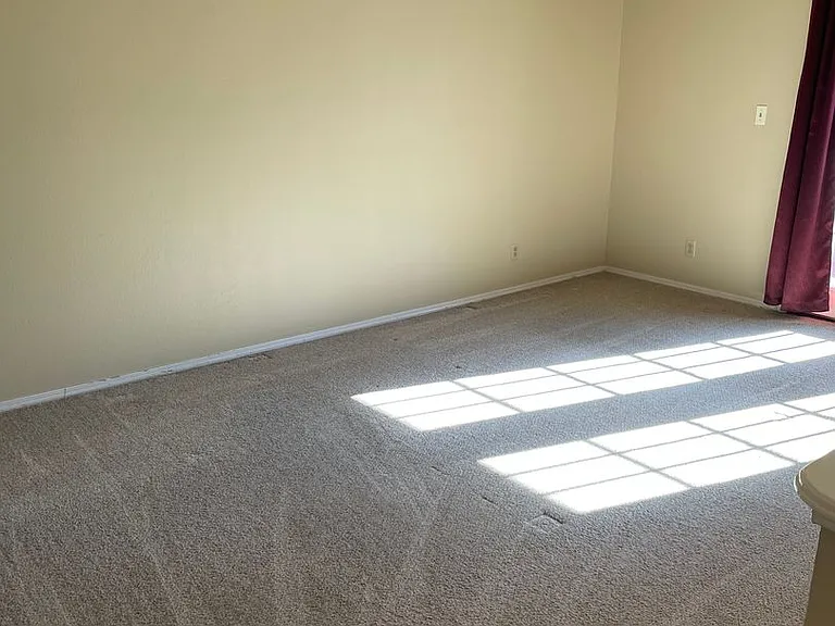1037 E 57th Pl #5 — Photo 17