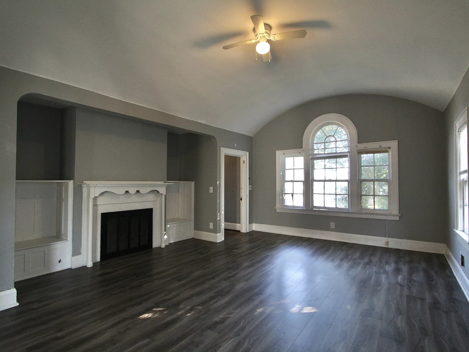 3037 Algonquin Parkway - 2 — Photo 4