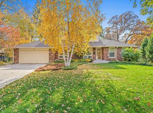 1614 Ridgewood Ln S, Saint Paul, MN 55113