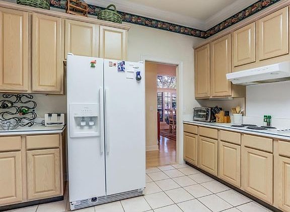 5th image of 4715 Genoa Dr