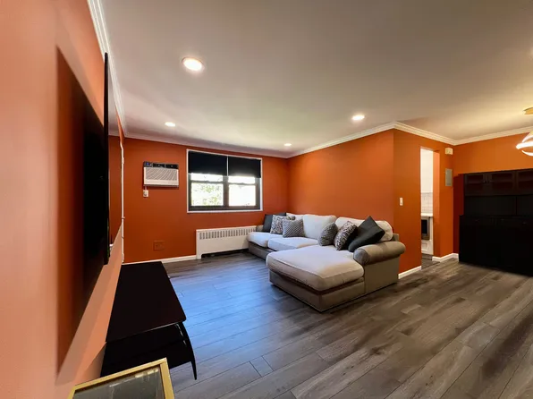 17-72 166th Street image 3 of 14
