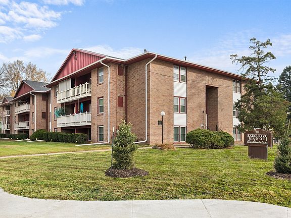 2nd image of 7815 Douglas Ave APT 109