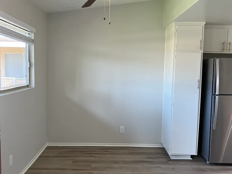 1021 E Cypress Ave — Photo 13