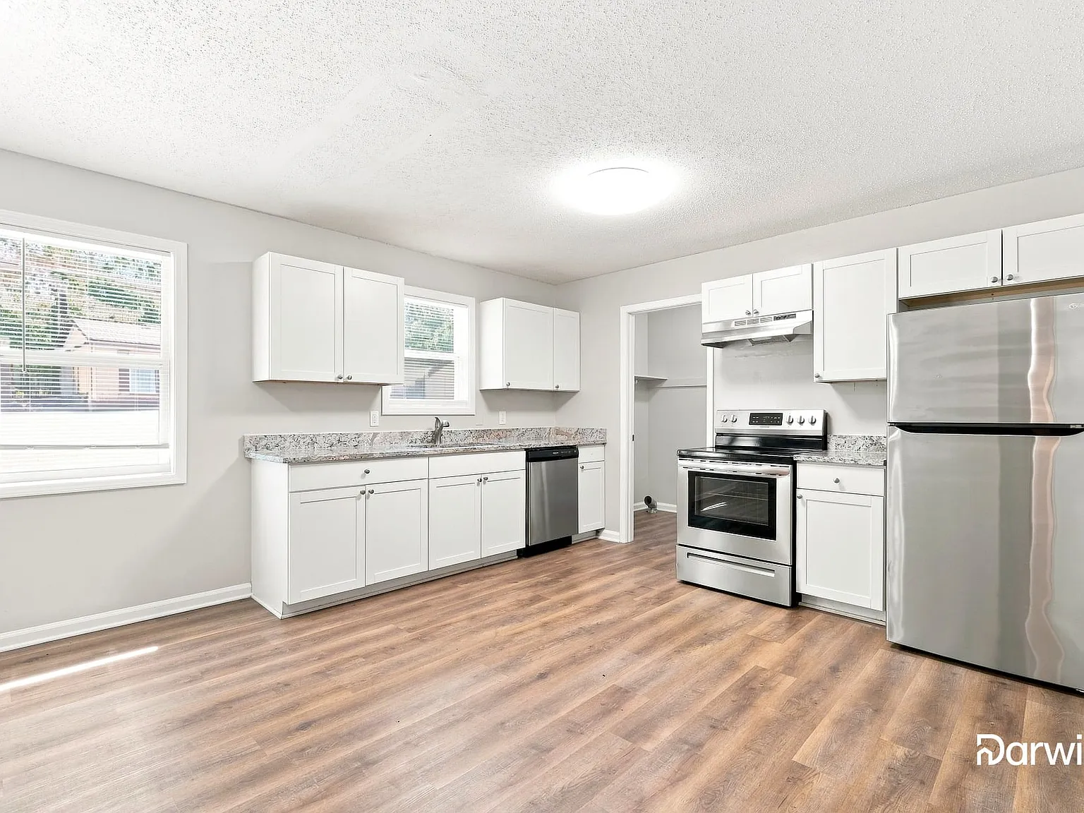 3 bed, 2.0 bath, 1204 sqft, $1,385 — Photo 4