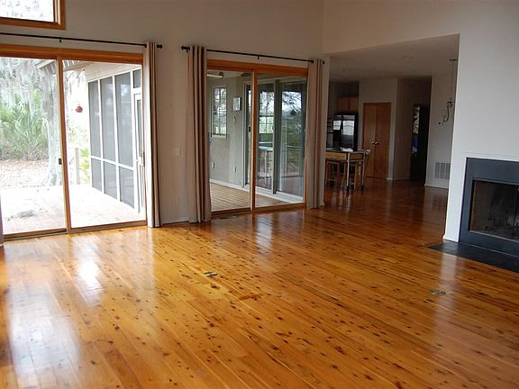 3rd image of 82 Dolphin Point Drive