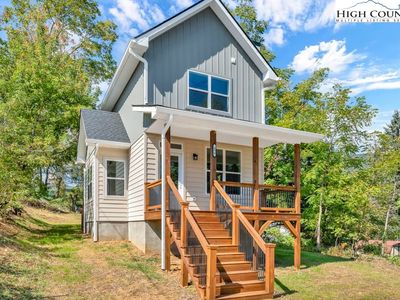 494 Graybeal Avenue, West Jefferson, NC, 28694