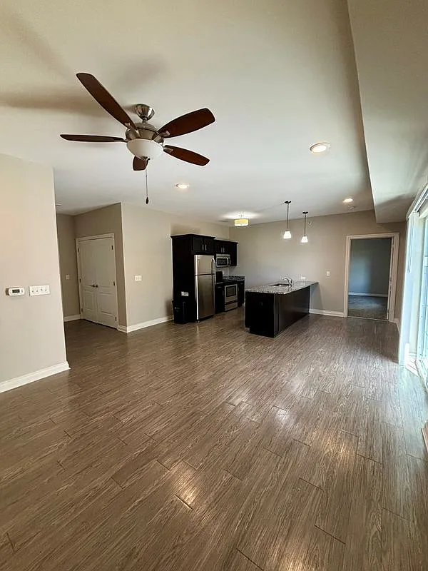 1 bed, 1.5 bath, 960 sqft, $1,654 — Photo 4