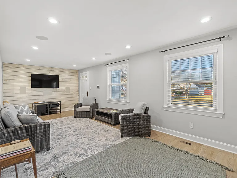 405 Farrell St #B — Photo 4