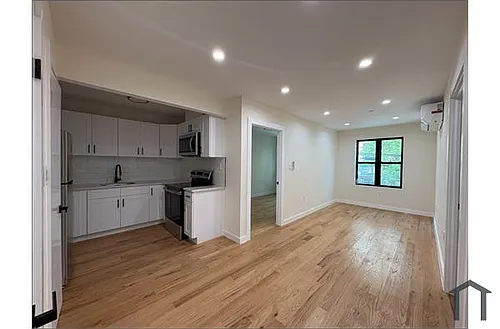 2838 Webb Ave Photo 1
