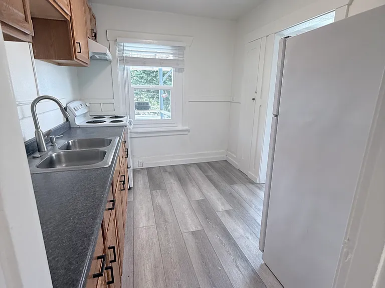 508 E Main St — Photo 4