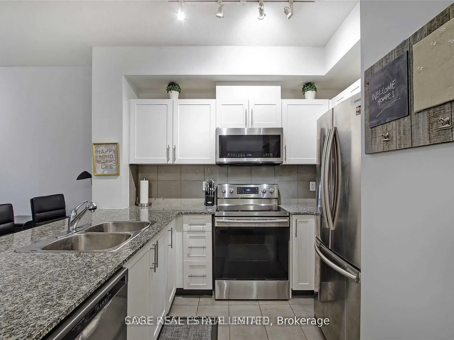 1 bed, $2,300 — Photo 3