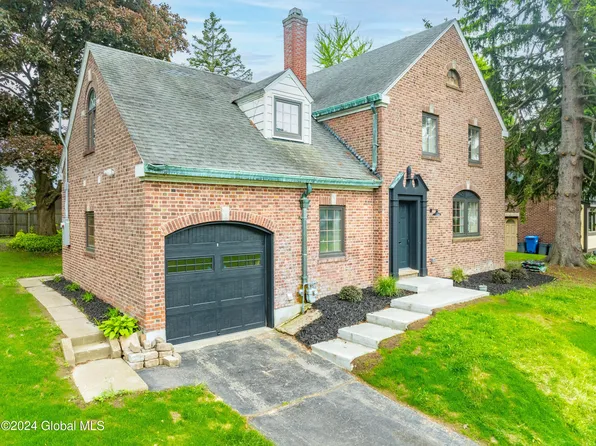 26 S Greenway, Albany, NY 12208