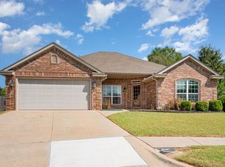 531 W Shadow Ridge Way, Mustang, OK 73064