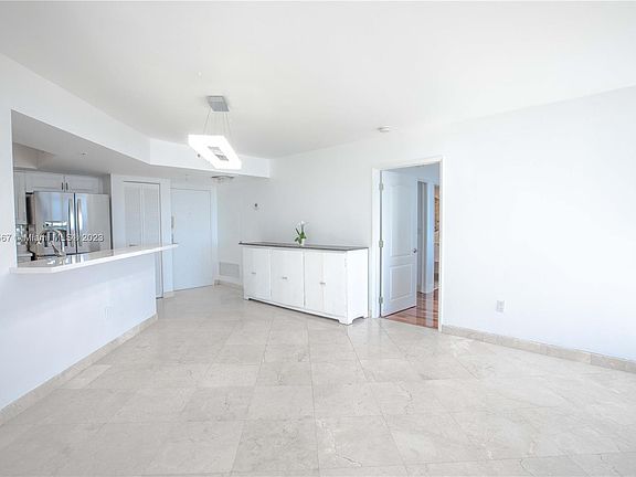 3rd image of 1900 Sunset Harbour Dr #1005