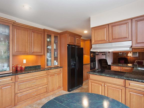 5th image of 14 Hargrove Dr