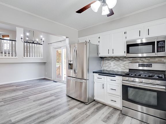 4th image of 957 Greensboro Ln