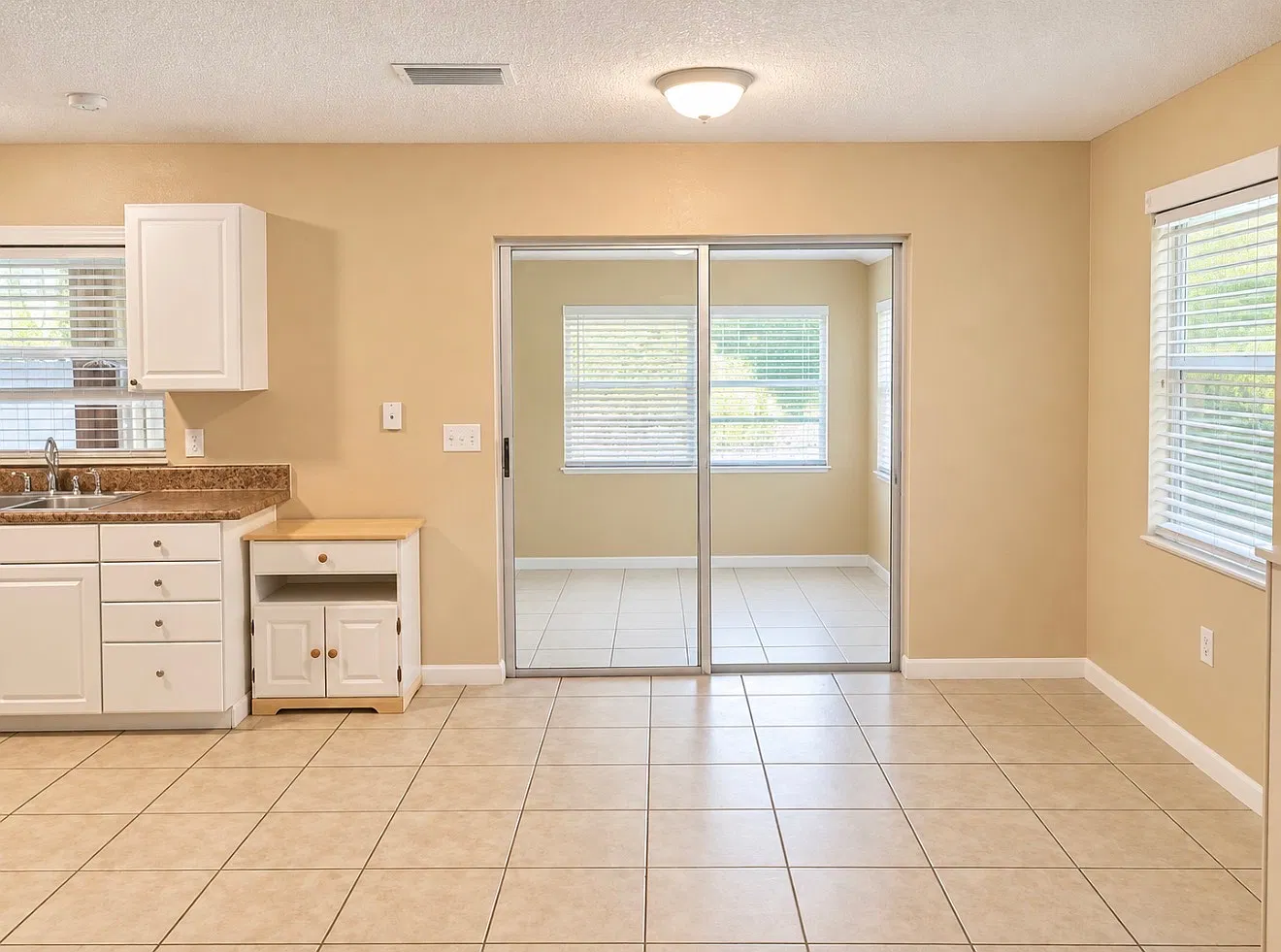 4 bed, 1500 sqft, $2,250 — Photo 3
