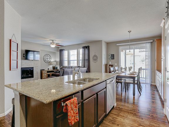 3rd image of 3247 Hawthorne Ln