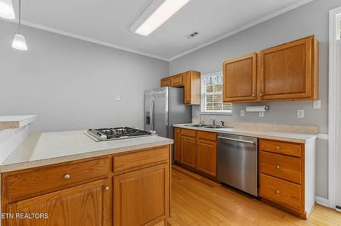 10708 Prince Albert Way — Photo 42