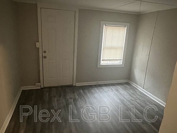 3rd image of 320 Alford St