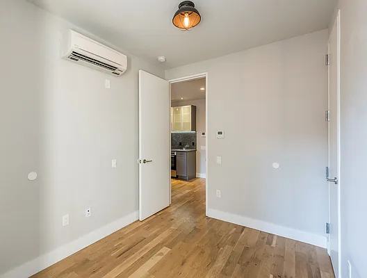 Rented by Nooklyn NYC LLC | media 79